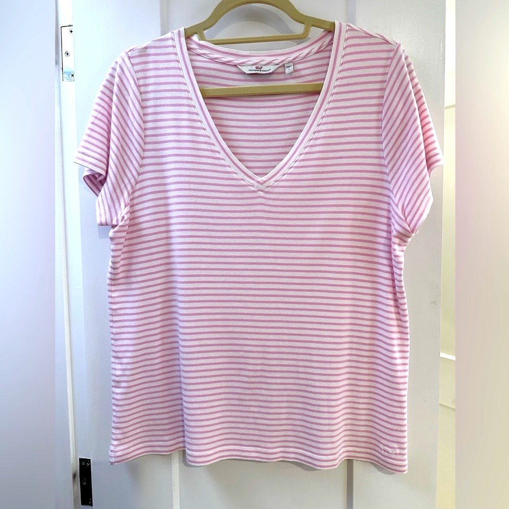 Vineyard Vines simple stripe v-neck t-shirt